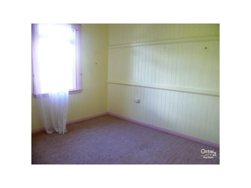 19 Swallow Court, Newtown QLD 4350