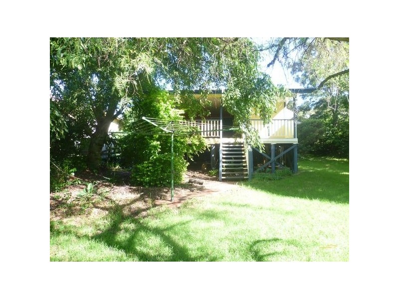 19 Swallow Court, Newtown QLD 4350