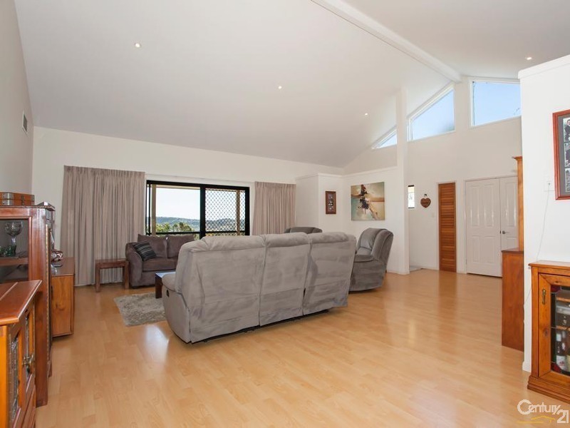 8 Ella Court, Cotswold Hills QLD 4350