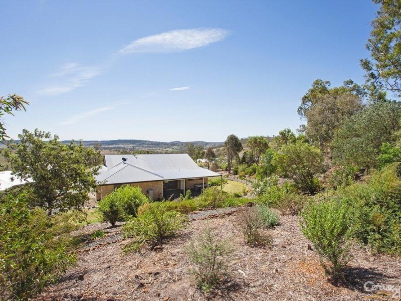 8 Ella Court, Cotswold Hills QLD 4350