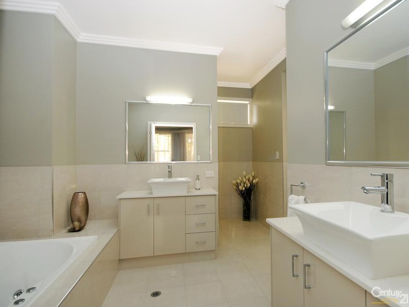 2 Bonville Court, Middle Ridge QLD 4350