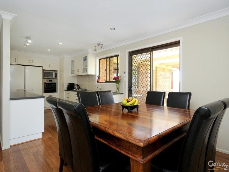 6 Roslyn Street, Centenary Heights QLD 4350