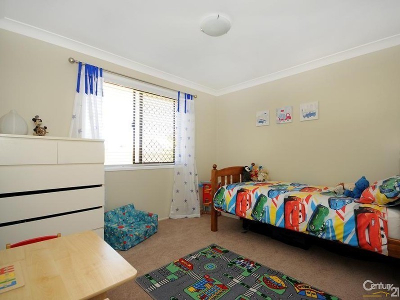 6 Roslyn Street, Centenary Heights QLD 4350