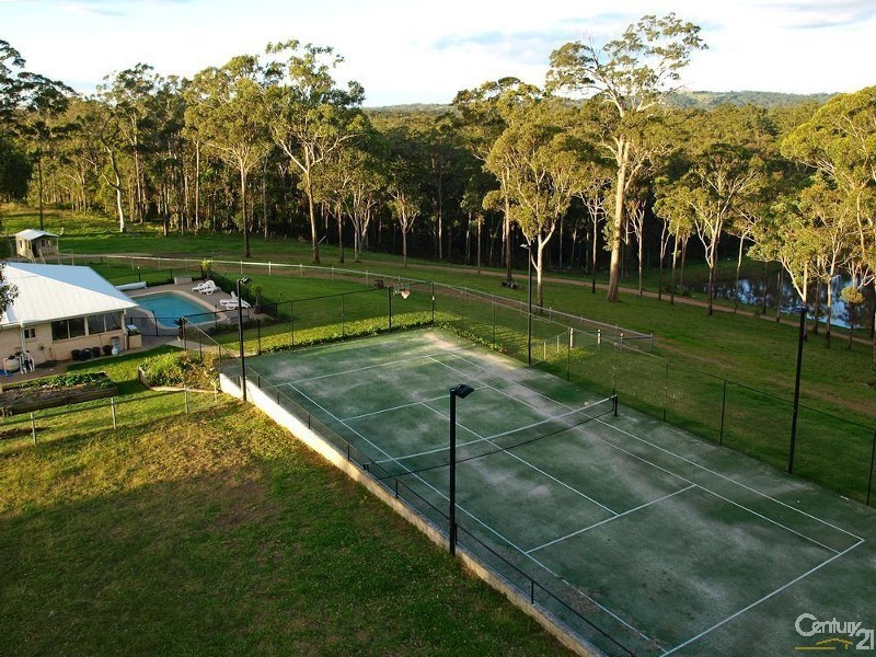 116 Church House Rd, Ravensbourne QLD 4352