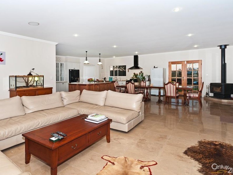 116 Church House Rd, Ravensbourne QLD 4352