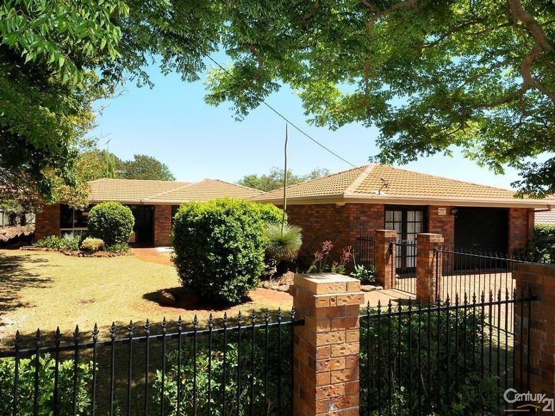 129 Rowbotham Street, Rangeville QLD 4350