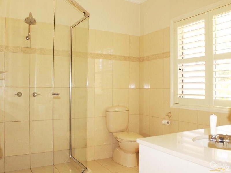 31 Grey Gums Drive, Blue Mountain Heights QLD 4350