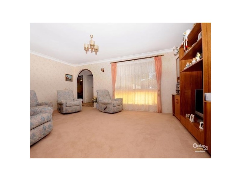 16 Arabian Street, Harristown QLD 4350