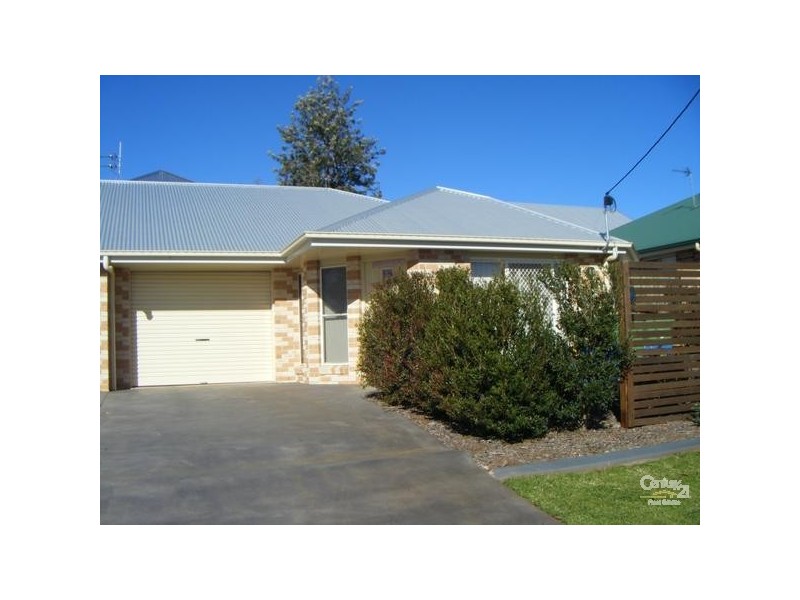 2/2 Balanga Court, South Toowoomba QLD 4350