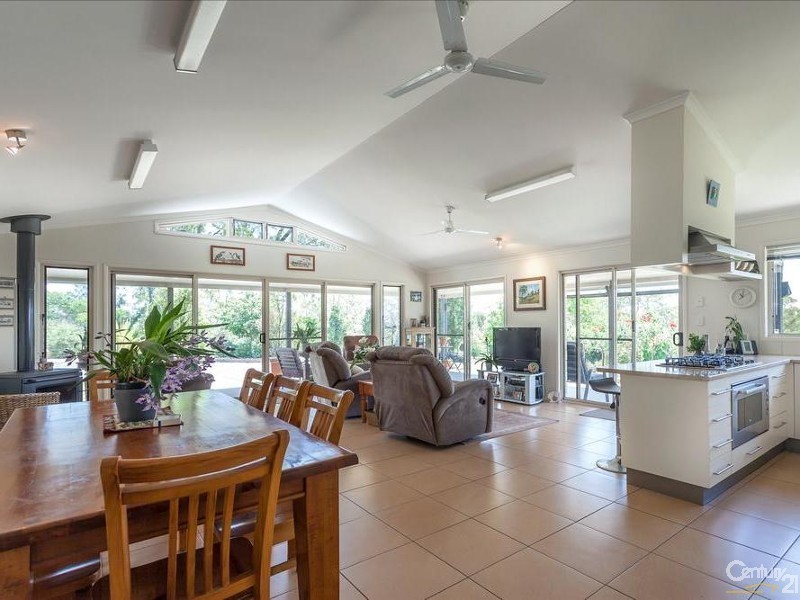 139 Church House Road, Ravensbourne QLD 4352