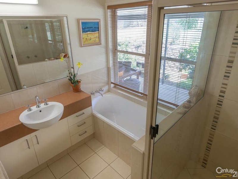 139 Church House Road, Ravensbourne QLD 4352