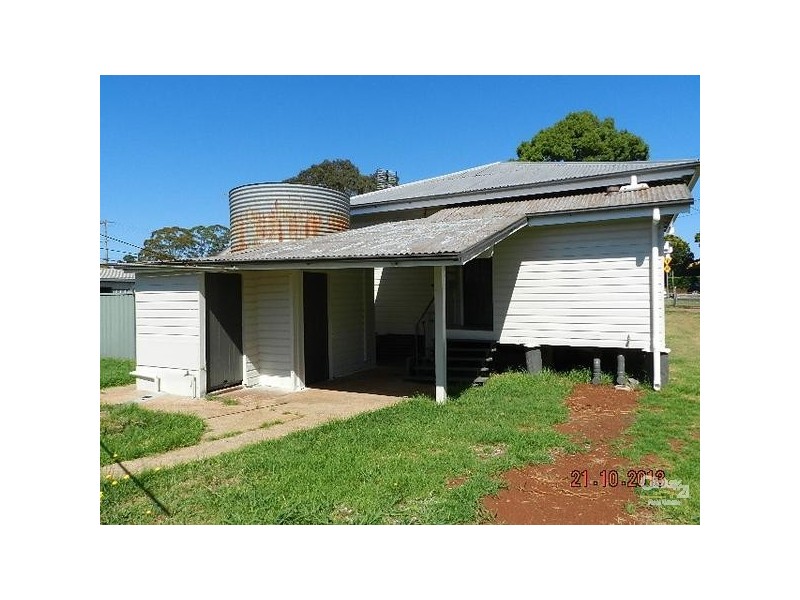 90 Anzac Avenue, Newtown QLD 4350