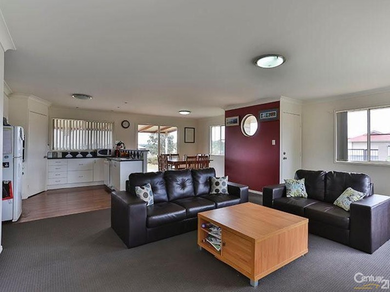 12 Corella Street, Meringandan West QLD 4352