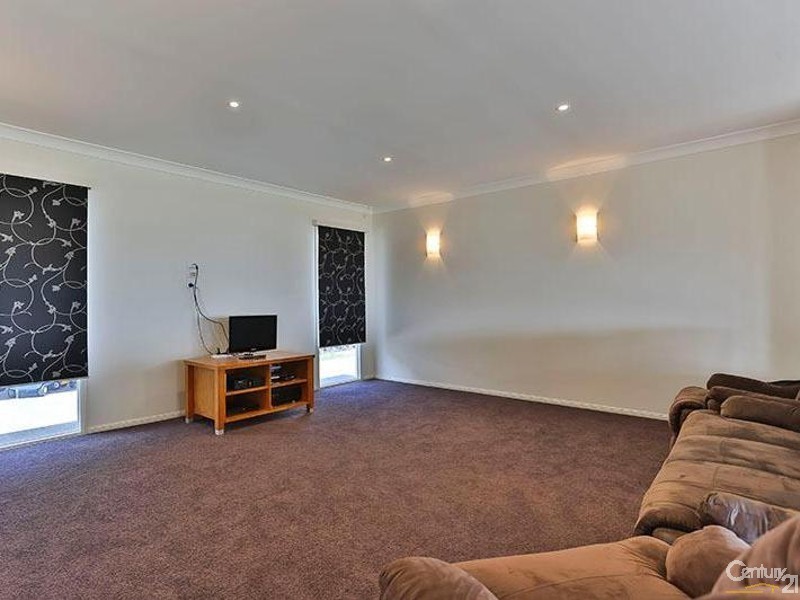 12 Corella Street, Meringandan West QLD 4352