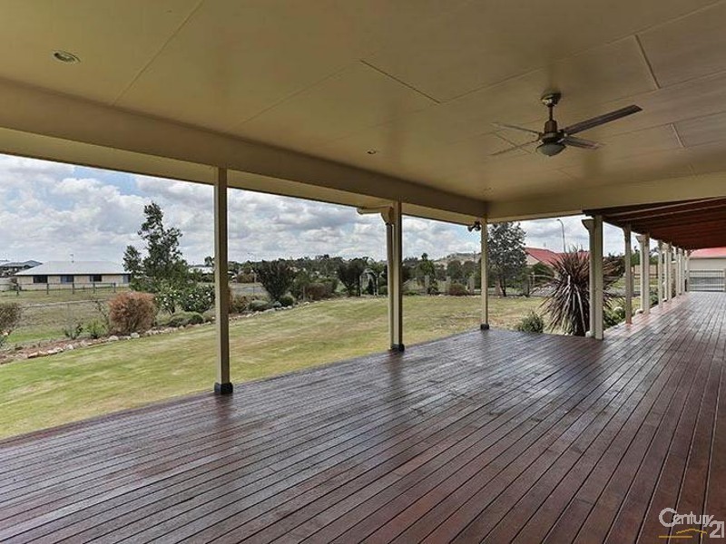 12 Corella Street, Meringandan West QLD 4352