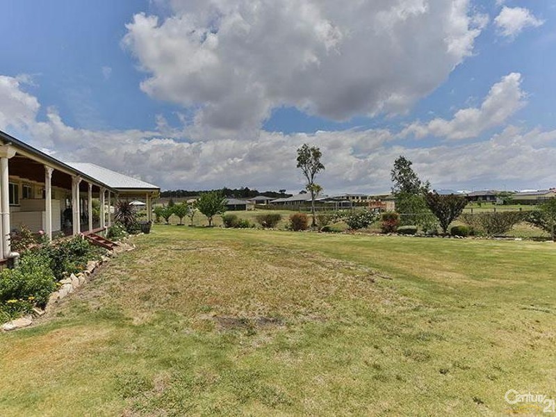 12 Corella Street, Meringandan West QLD 4352