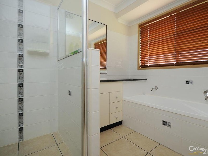 8 Bass Street, Cabarlah QLD 4352