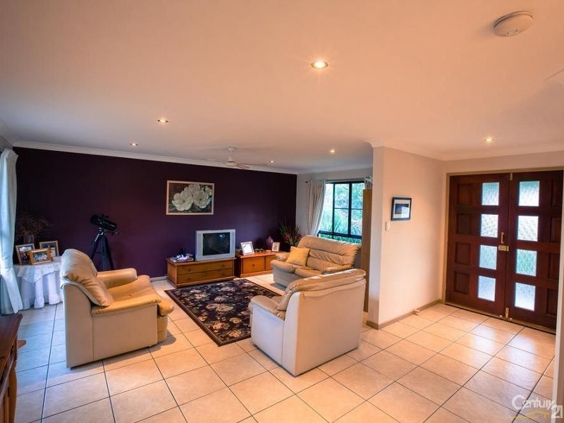 8 Bass Street, Cabarlah QLD 4352