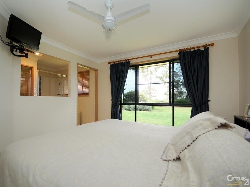 8 Bass Street, Cabarlah QLD 4352