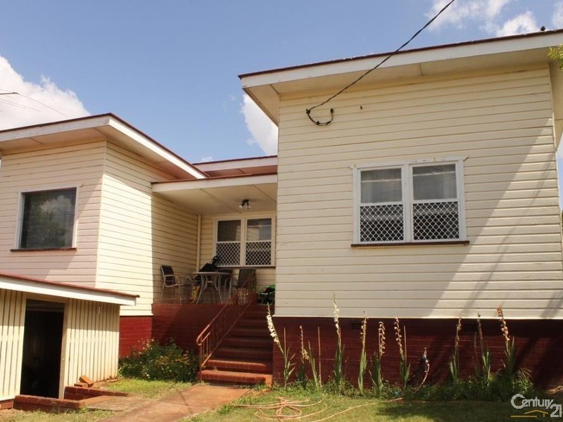 20 Seaton Street, South Toowoomba QLD 4350