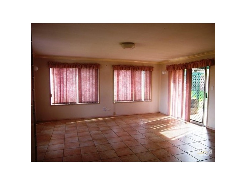 8 Riethmuller Street, Kearneys Spring QLD 4350