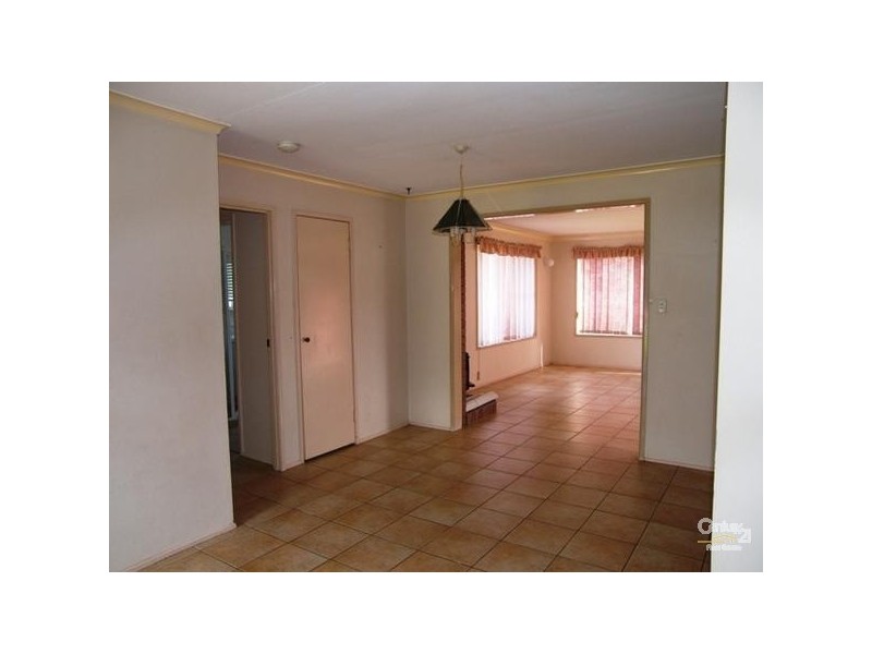 8 Riethmuller Street, Kearneys Spring QLD 4350