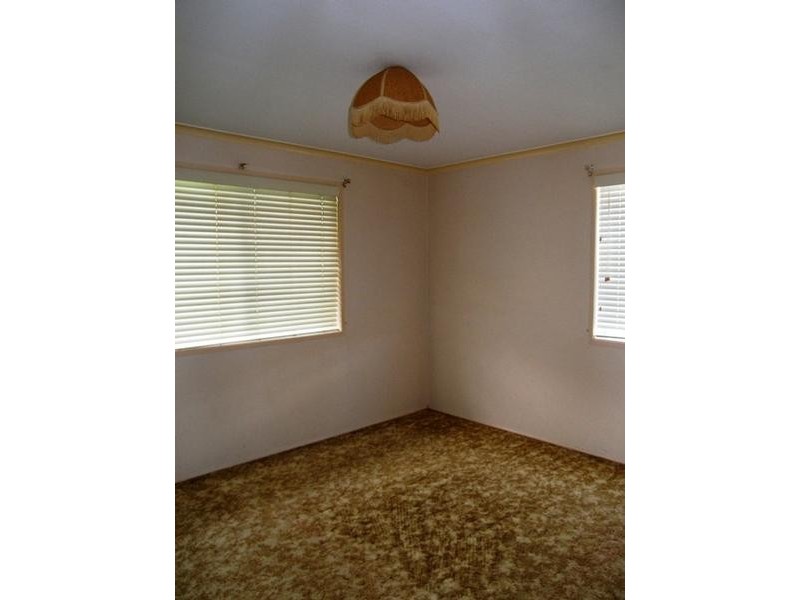 8 Riethmuller Street, Kearneys Spring QLD 4350