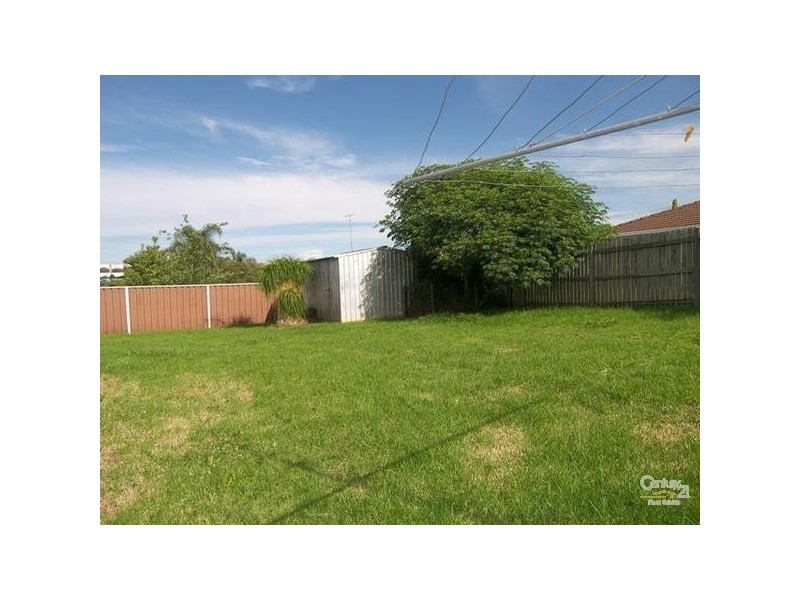 8 Riethmuller Street, Kearneys Spring QLD 4350