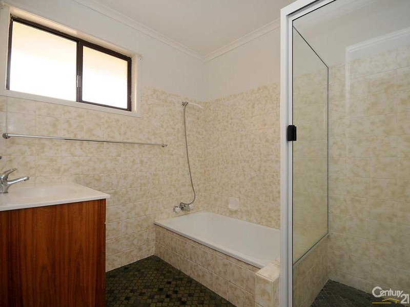 8 Coral Street, East Toowoomba QLD 4350