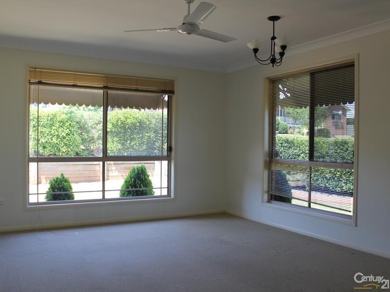 5 Howard Street, Middle Ridge QLD 4350