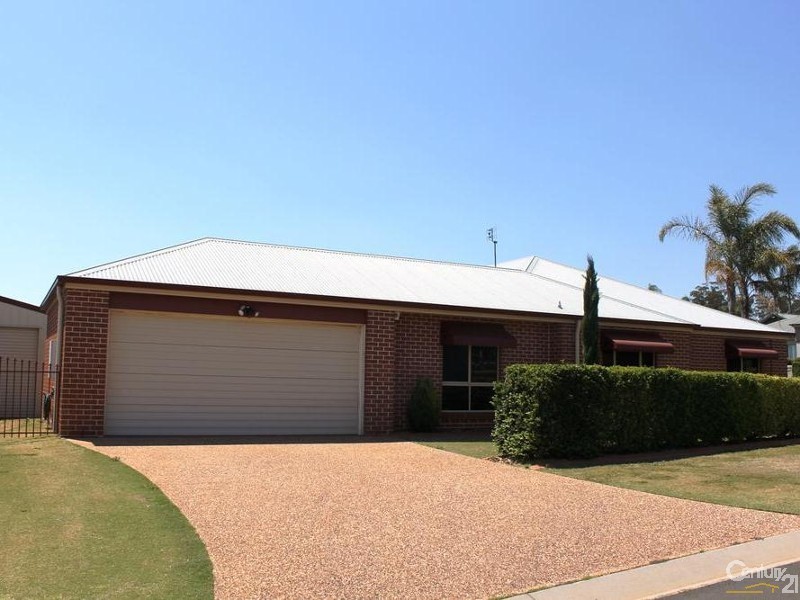 5 Howard Street, Middle Ridge QLD 4350