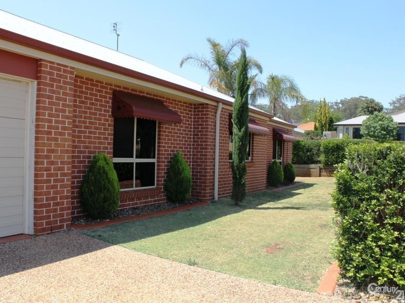 5 Howard Street, Middle Ridge QLD 4350