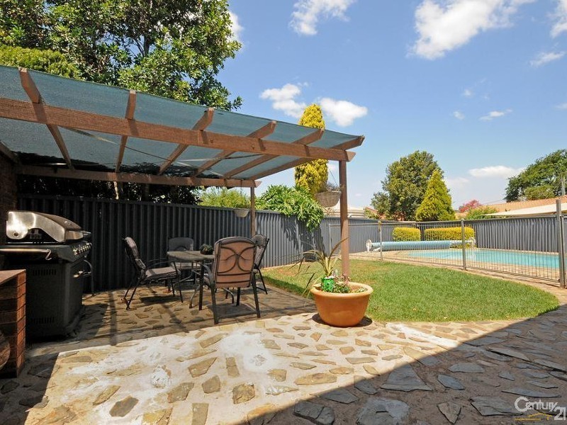 10 Erica Court, Wilsonton Heights QLD 4350