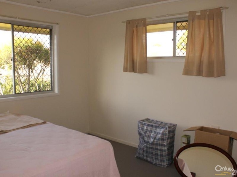 16 Kirklees Street, Newtown QLD 4350