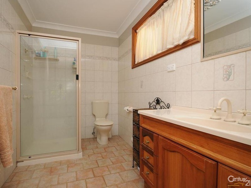 227 Rowbotham Street, Middle Ridge QLD 4350