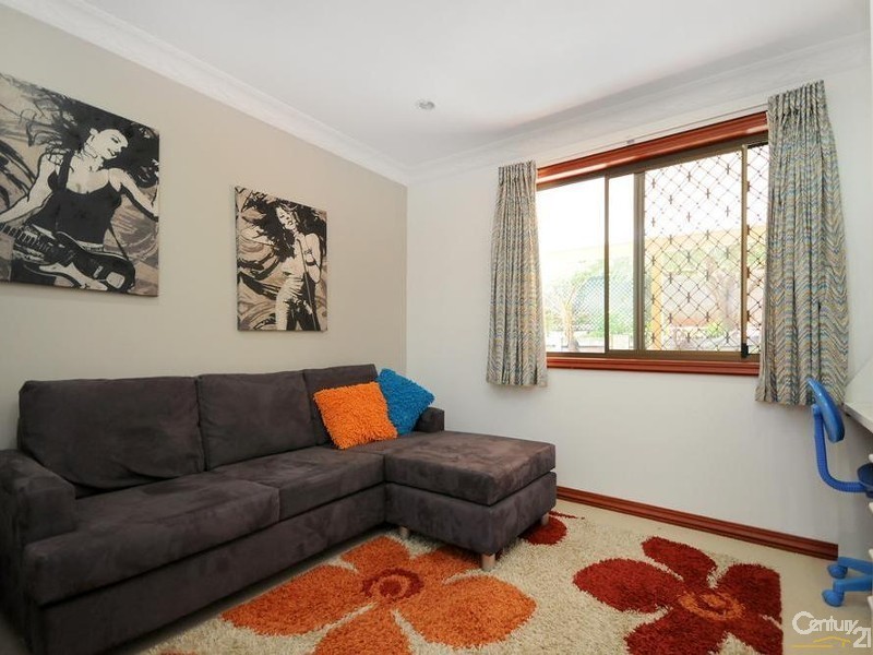 227 Rowbotham Street, Middle Ridge QLD 4350