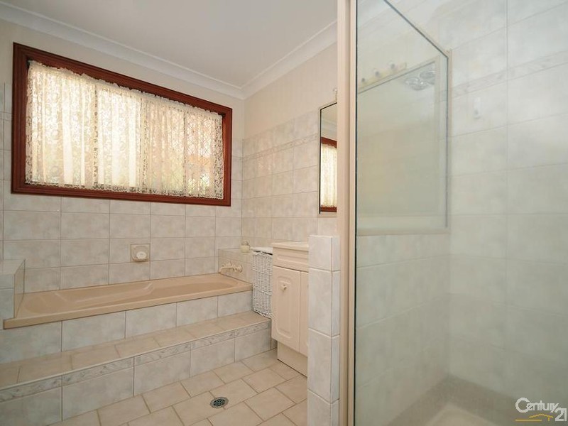 227 Rowbotham Street, Middle Ridge QLD 4350