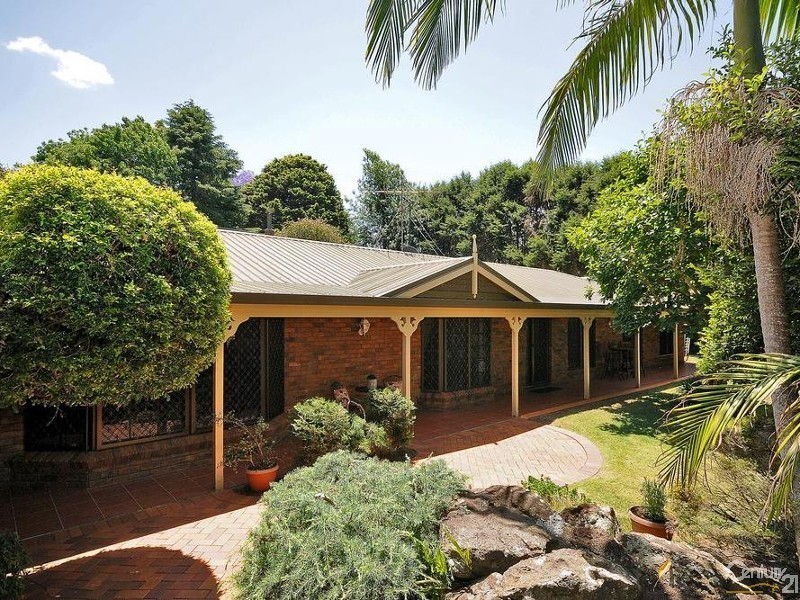 227 Rowbotham Street, Middle Ridge QLD 4350