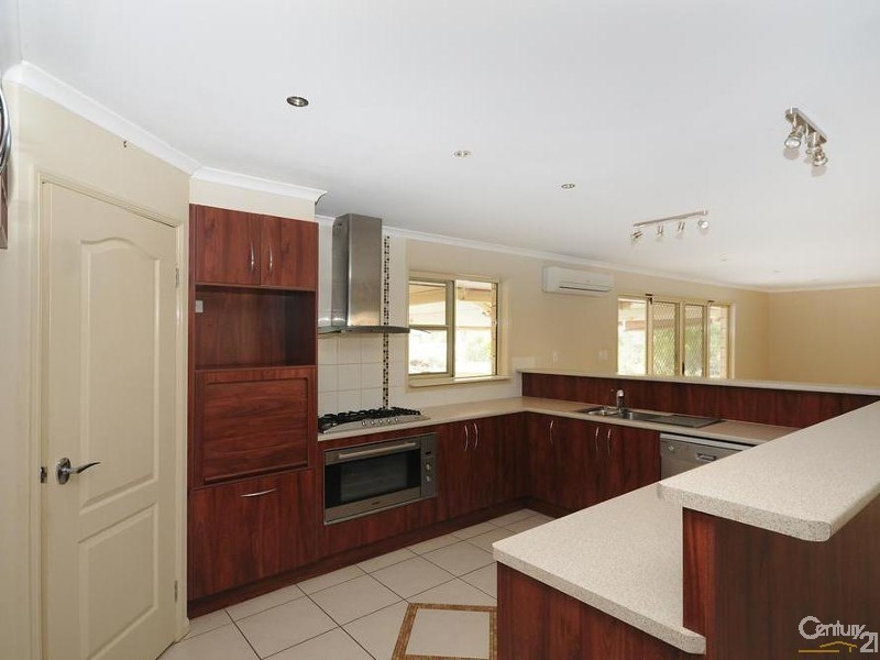 16 Watts Road, Murphys Creek QLD 4352