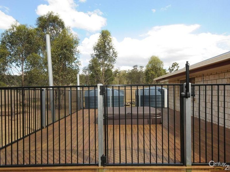 16 Watts Road, Murphys Creek QLD 4352