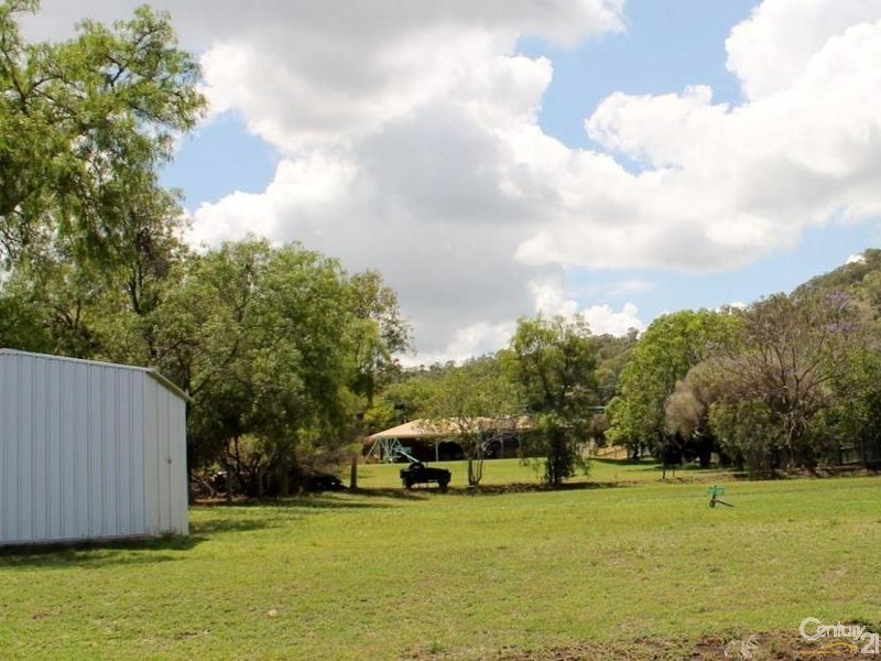 24 Petersens Road, Kingsthorpe QLD 4400