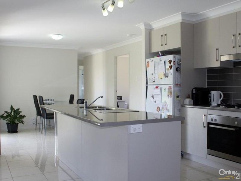 24 Petersens Road, Kingsthorpe QLD 4400