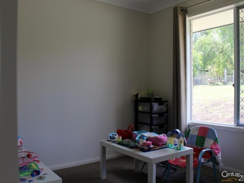 24 Petersens Road, Kingsthorpe QLD 4400