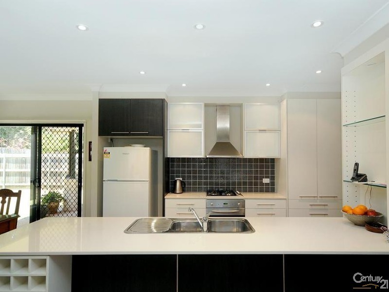 2/51 Jellicoe Street, Mount Lofty QLD 4350