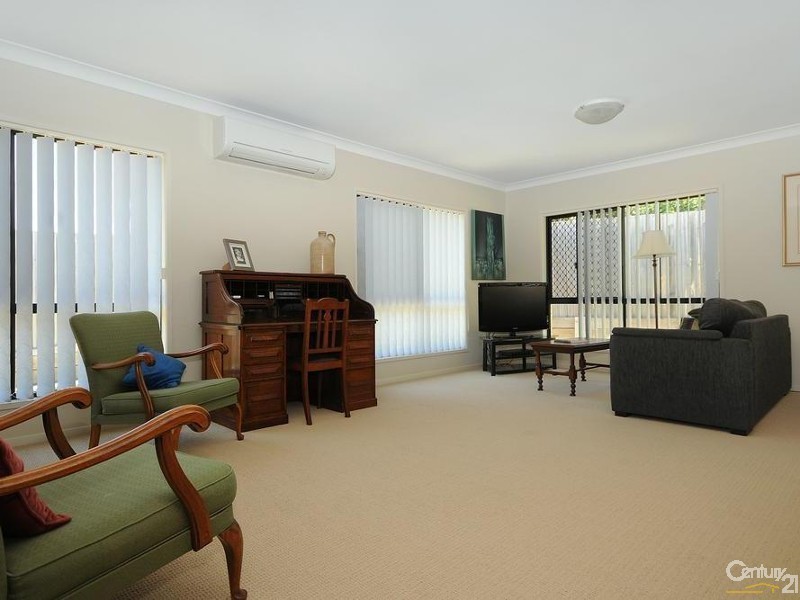2/51 Jellicoe Street, Mount Lofty QLD 4350