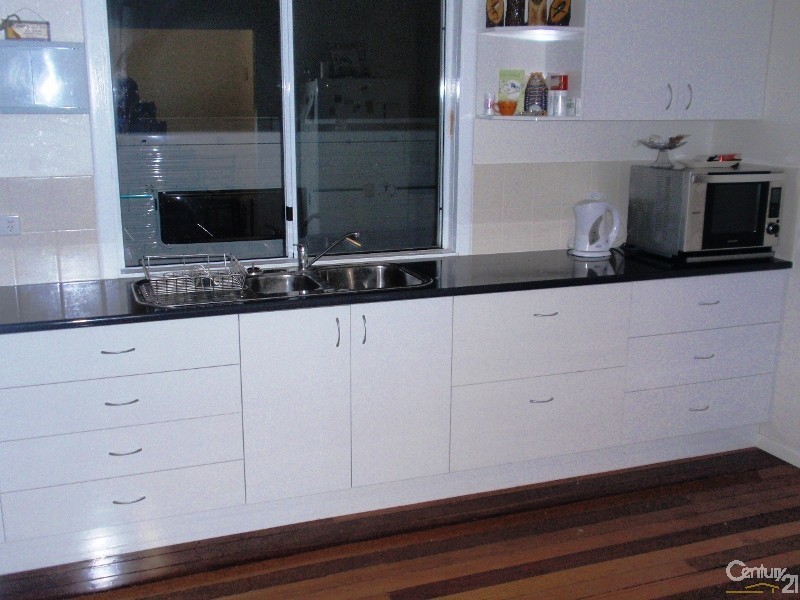 6 Sorrensen Street, Grantham QLD 4347