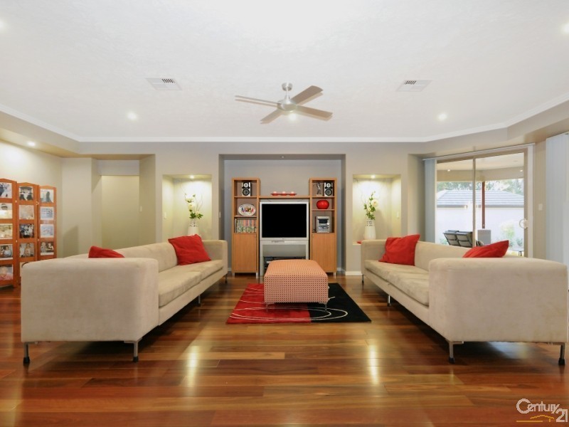 2 Bonville Crt, Middle Ridge QLD 4350