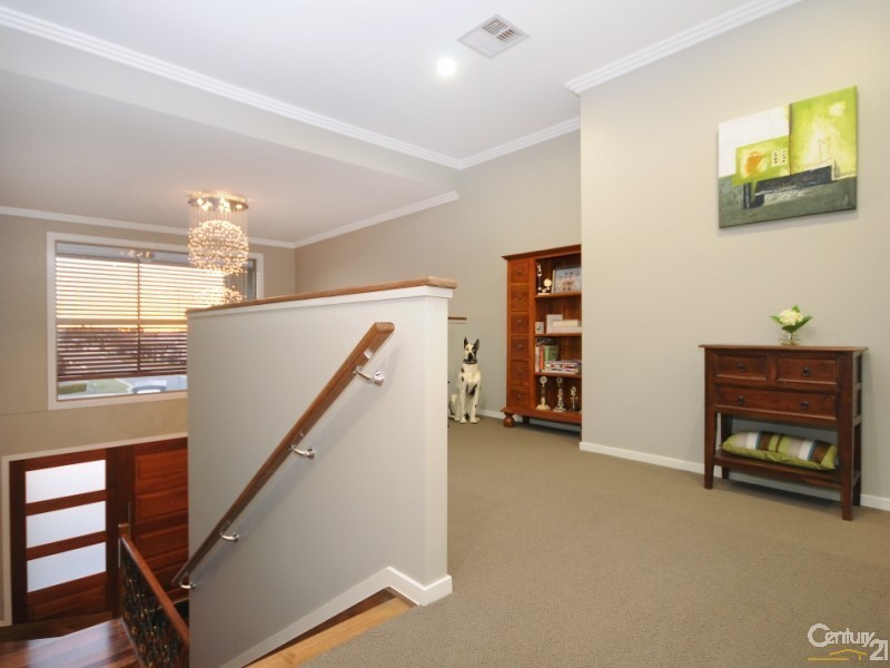 2 Bonville Crt, Middle Ridge QLD 4350