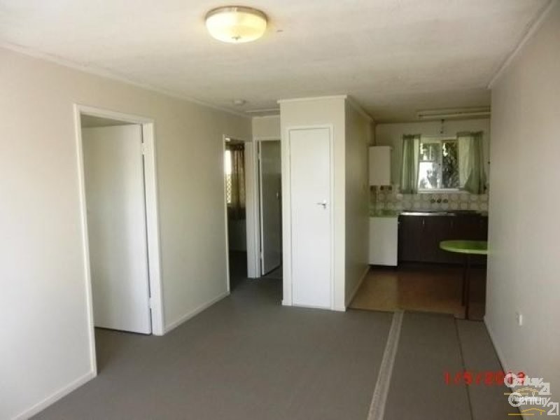 2/16 Kirklees Street, Newtown QLD 4350