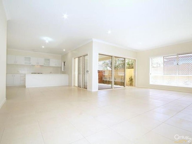 2/28 Curzon Street, East Toowoomba QLD 4350